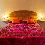 Castello Di Zorzino Iseo Apartamento *